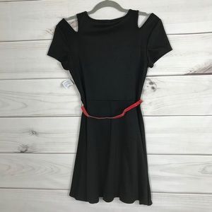 Intriguing Threads Dress M Cold shoulders Black
